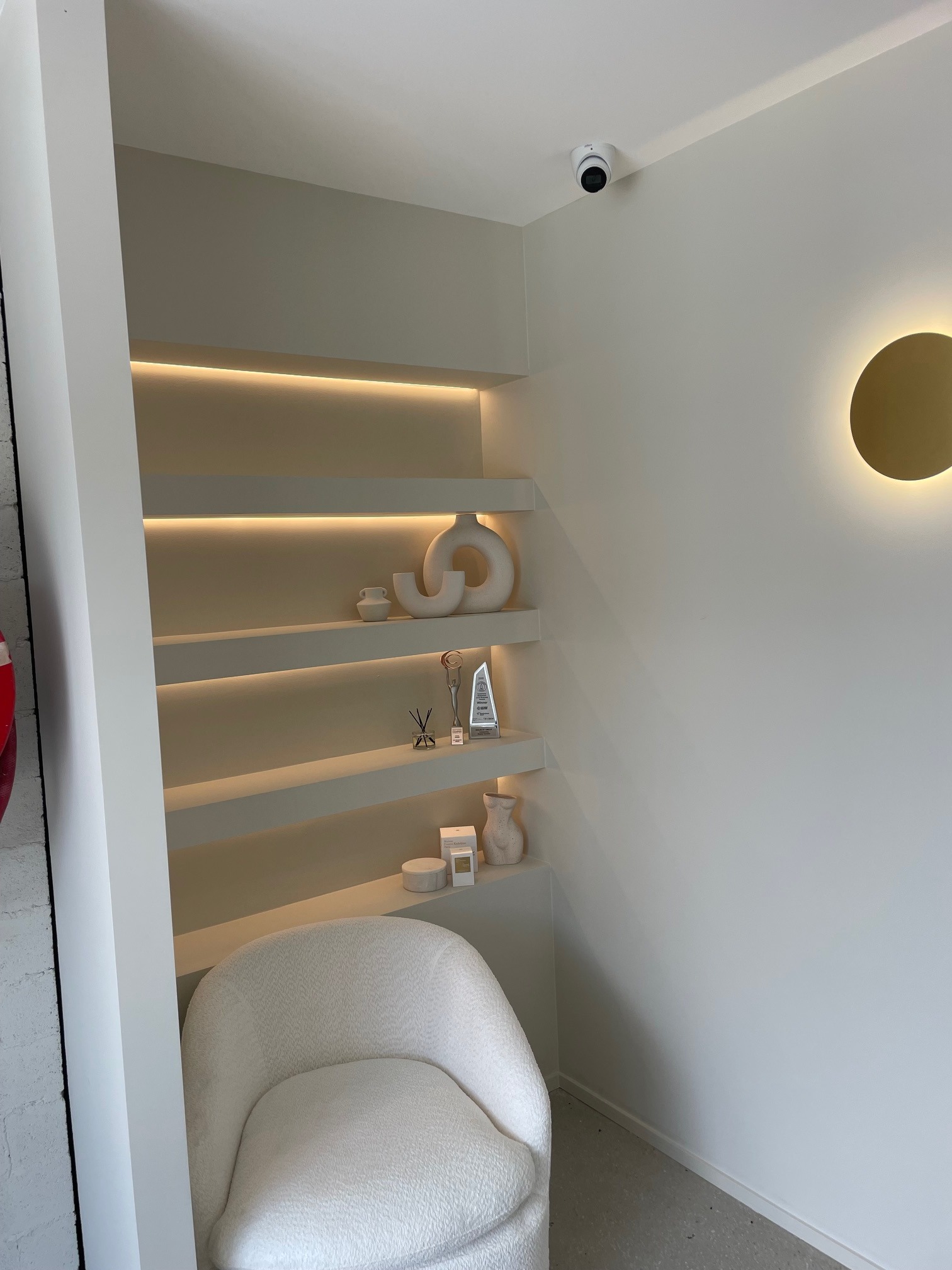Feature lighting and clean electrical fit-out